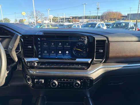 Used 2024 Chevrolet Silverado 2500 High Country w/ High Country Premium Package image 29