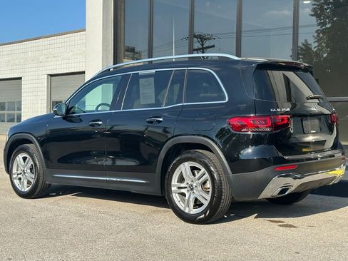 Used 2023 Mercedes-Benz GLB 250 4MATIC w/ Premium Package image 7