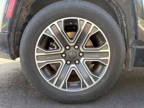 Used 2024 Jeep Wagoneer L Series II w/ Flexible Seating Group image 14