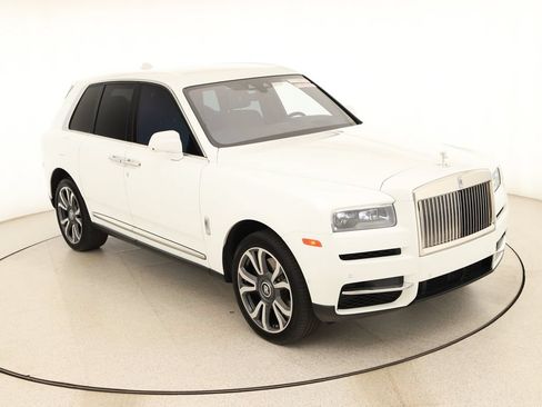 Used 2024 Rolls-Royce Cullinan w/ Cullinan Package AWD/4WD image 48