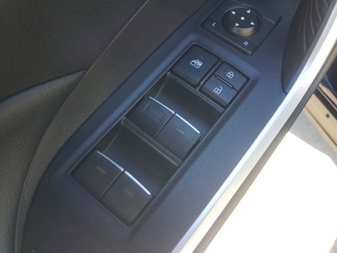 Used 2022 Toyota RAV4 XLE image 19