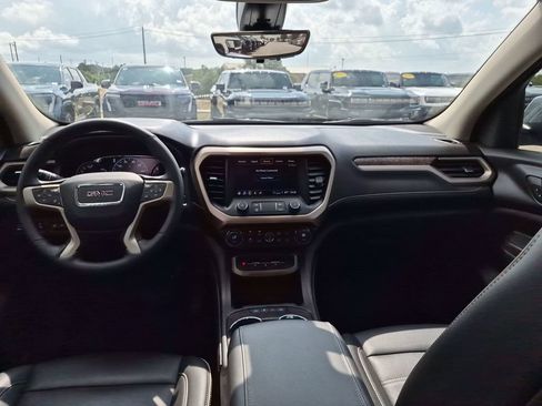 Used 2023 GMC Acadia Denali w/ Denali Ultimate Package FWD image 33