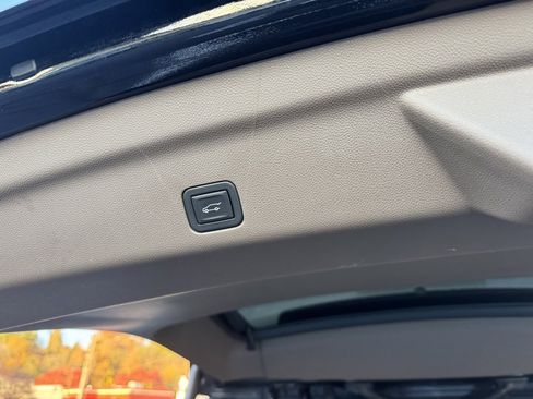 Certified 2023 GMC Yukon Denali image 33