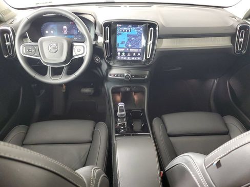 Certified 2026 Volvo XC40 B5 Plus AWD/4WD image 17