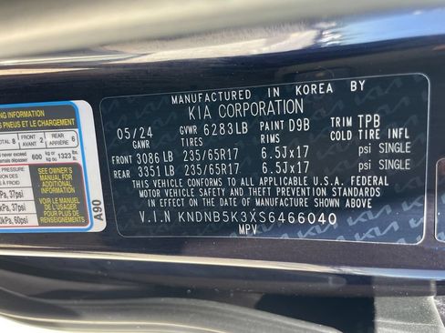 Certified 2025 Kia Carnival FWD image 35