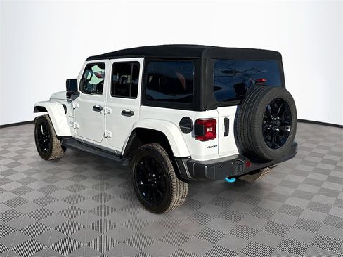 Used 2023 Jeep Wrangler Unlimited Sahara w/ Cold Weather Group image 8