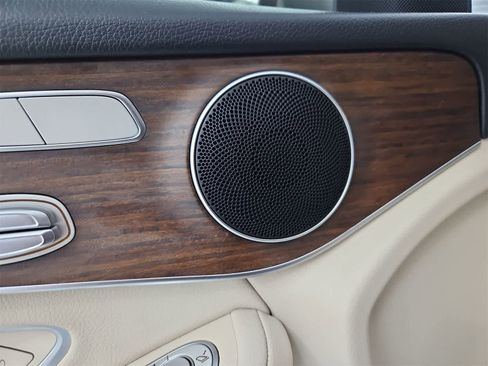 Used 2022 Mercedes-Benz GLC 300 4MATIC image 32