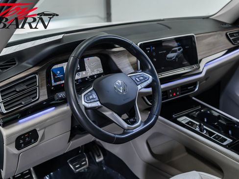 Used 2024 Volkswagen Atlas SEL Premium R-Line image 27