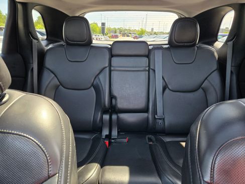 Used 2019 Jeep Cherokee Limited w/ Luxury Group AWD/4WD image 13