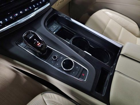 Used 2022 Cadillac Escalade Premium Luxury image 35