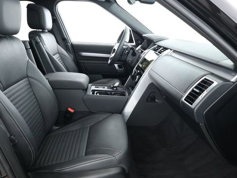 Used 2024 Land Rover Discovery Dynamic SE image 22