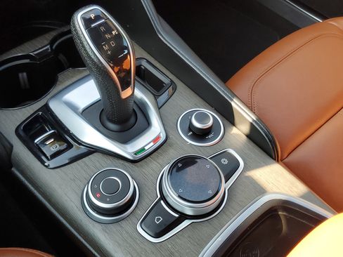 Used 2023 Alfa Romeo Giulia Ti image 28