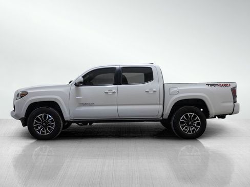 Used 2023 Toyota Tacoma TRD Sport image 3