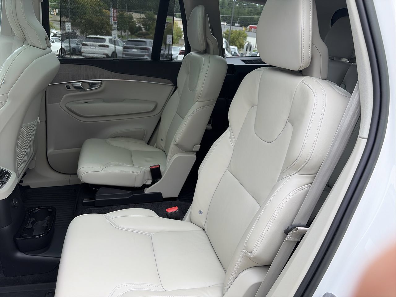 Used 2023 Volvo XC90 T8 Ultimate AWD/4WD image 31