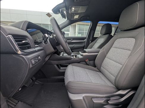 New 2027 GMC Terrain Elevation w/ LPO, Floor Liner Package AWD/4WD image 12