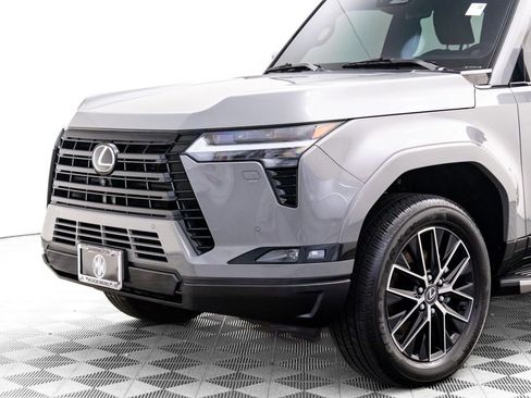 Used 2025 Lexus GX 550 w/ Cold Area Package image 38