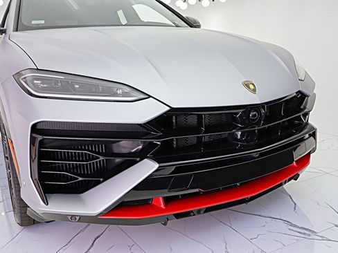 Used 2025 Lamborghini Urus SE AWD/4WD image 19
