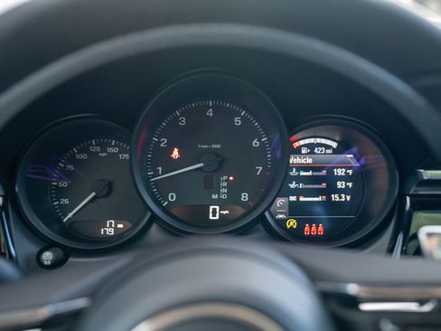 New 2026 Porsche Macan image 16