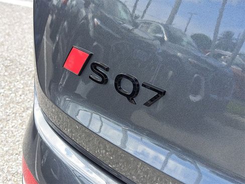 New 2026 Audi SQ7 Prestige image 5