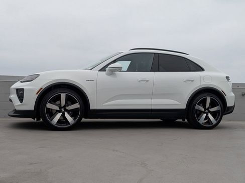 Used 2025 Porsche Macan Electric RWD image 2
