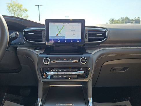 Used 2020 Ford Explorer Platinum AWD/4WD image 23