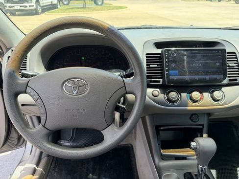 Used 2005 Toyota Camry FWD image 12