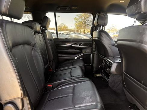 Used 2022 Jeep Wagoneer Series II image 25