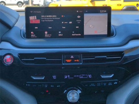 Used 2022 Acura MDX SH-AWD w/ Technology Package image 18