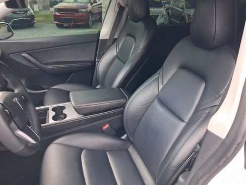 Used 2021 Tesla Model Y Long Range AWD/4WD image 10