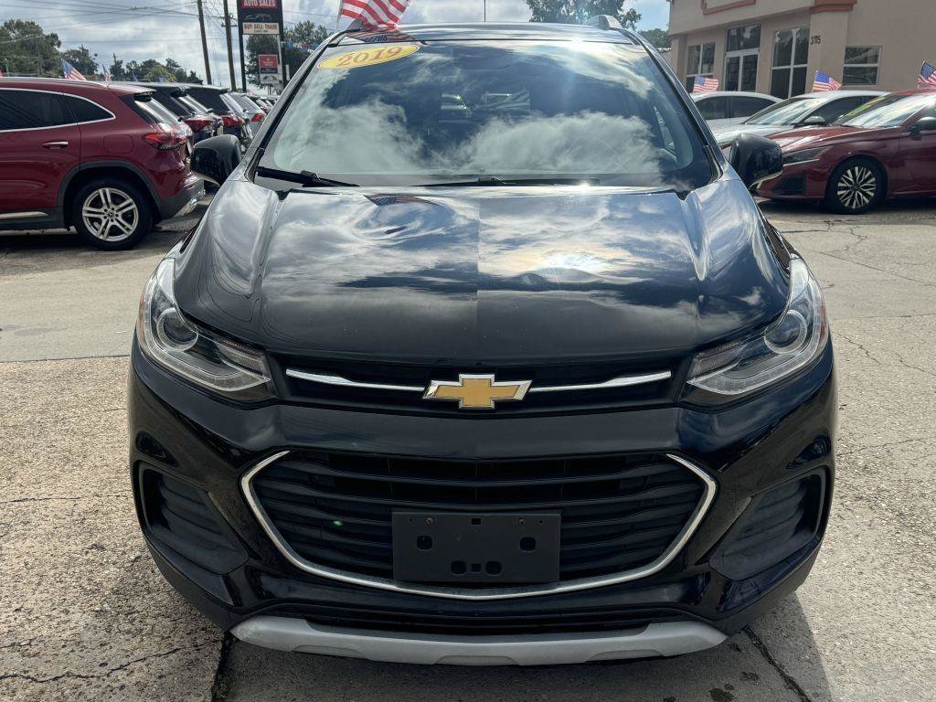 Used 2019 Chevrolet Trax LT w/ LT Convenience Package FWD image 2