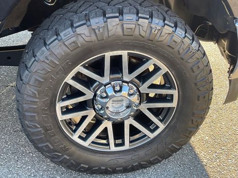 Used 2019 Ford F250 Lariat w/ Lariat Value Package image 28