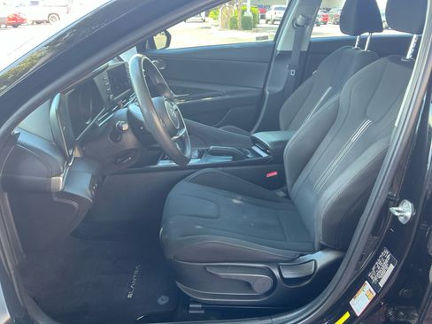 Used 2023 Hyundai Elantra SEL FWD image 12