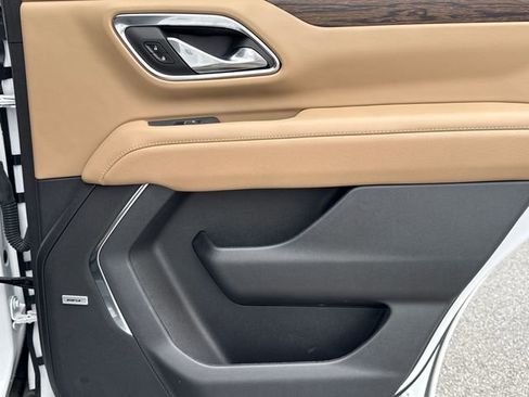 Used 2024 Chevrolet Tahoe Premier w/ Premium Package image 16