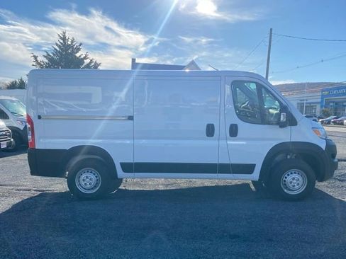 New 2026 RAM ProMaster 2500 w/ Convenience Group FWD image 9