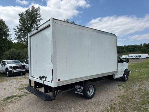 New 2025 GMC Savana 3500 Work Van w/ Power Convenience Package image 5