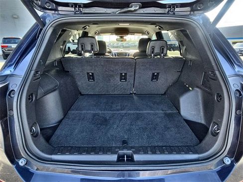 Used 2018 Chevrolet Equinox Premier image 16