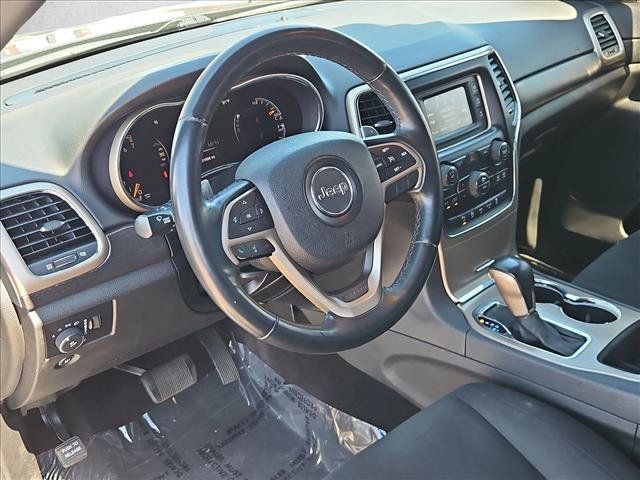 Used 2017 Jeep Grand Cherokee Laredo w/ Quick Order Package 2BE RWD image 12