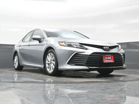 Used 2023 Toyota Camry LE image 24