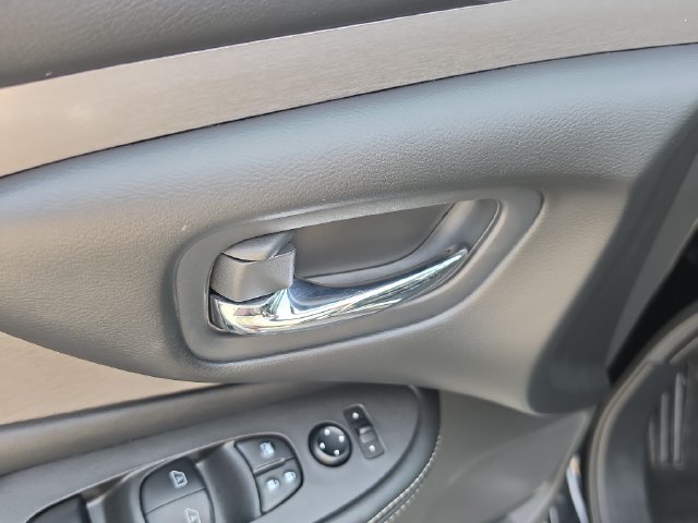Certified 2023 Nissan Murano S FWD image 18