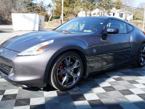 Used 2010 Nissan 370Z Touring w/ Sport Pkg image 12