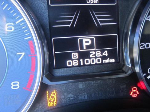 Used 2017 Subaru Crosstrek 2.0i Premium image 11