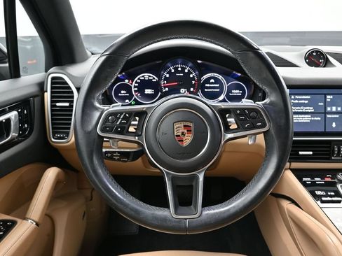 Certified 2019 Porsche Cayenne AWD/4WD image 20
