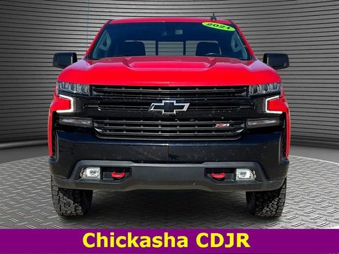 Used 2021 Chevrolet Silverado 1500 LT Trail Boss w/ Convenience Package II image 2
