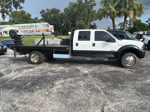 Used 2006 Ford F550 4x4 Crew Cab Super Duty image 3