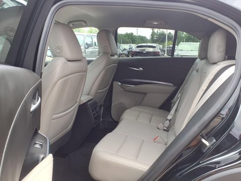 Used 2023 Cadillac XT4 Luxury w/ Cold Weather Package AWD/4WD image 11
