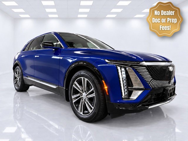 Used 2024 Cadillac Lyriq Luxury AWD/4WD image 3