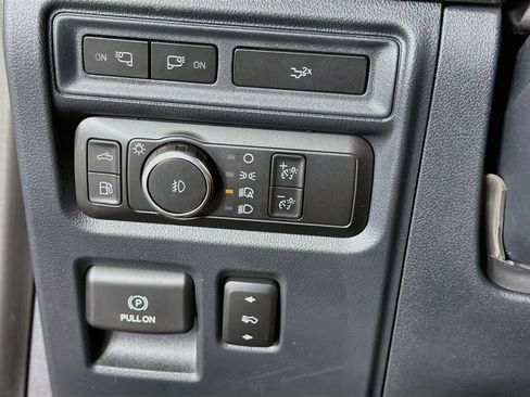 Used 2022 Ford F150 Platinum AWD/4WD image 15