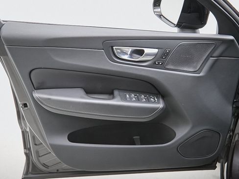 Certified 2023 Volvo XC60 B5 Ultimate w/ Climate Package image 10