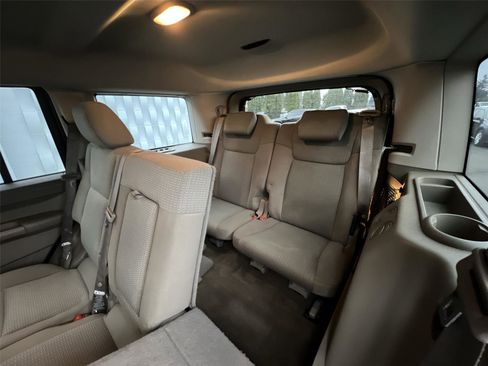 Used 2006 Jeep Commander image 21