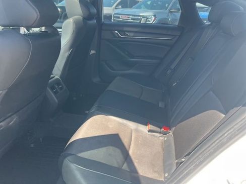 Used 2018 Honda Accord Sport image 10